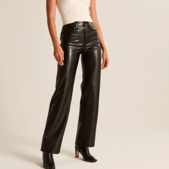 Abercrombie & Fitch Pants - Abercrombie & Fitch Women's Black Vegan Leather 90s Relaxed Pant Size 26 or 2